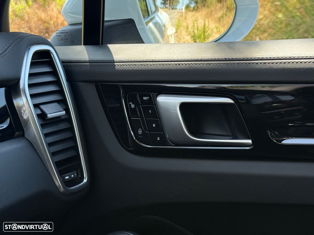 Porsche Cayenne E-Hybrid Tiptronic S - 43