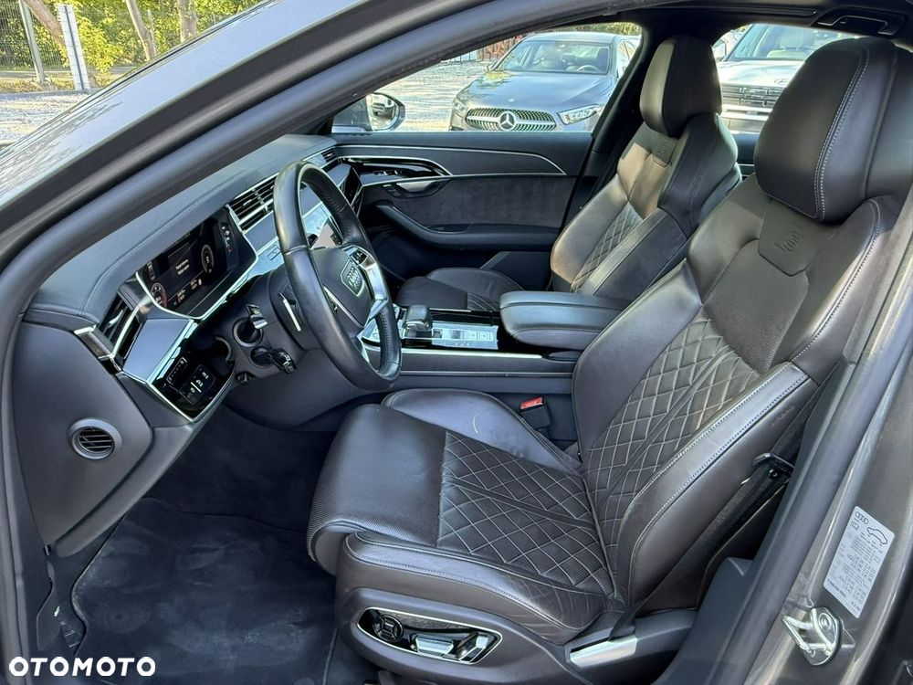 Audi A8 - 30