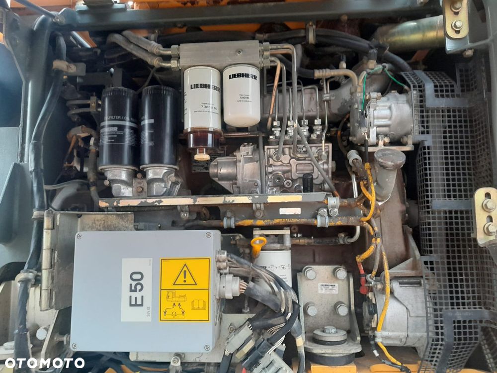 Liebherr R924 Litronic Compact, ramię 3x łamane, Klima, bez DPF - 16