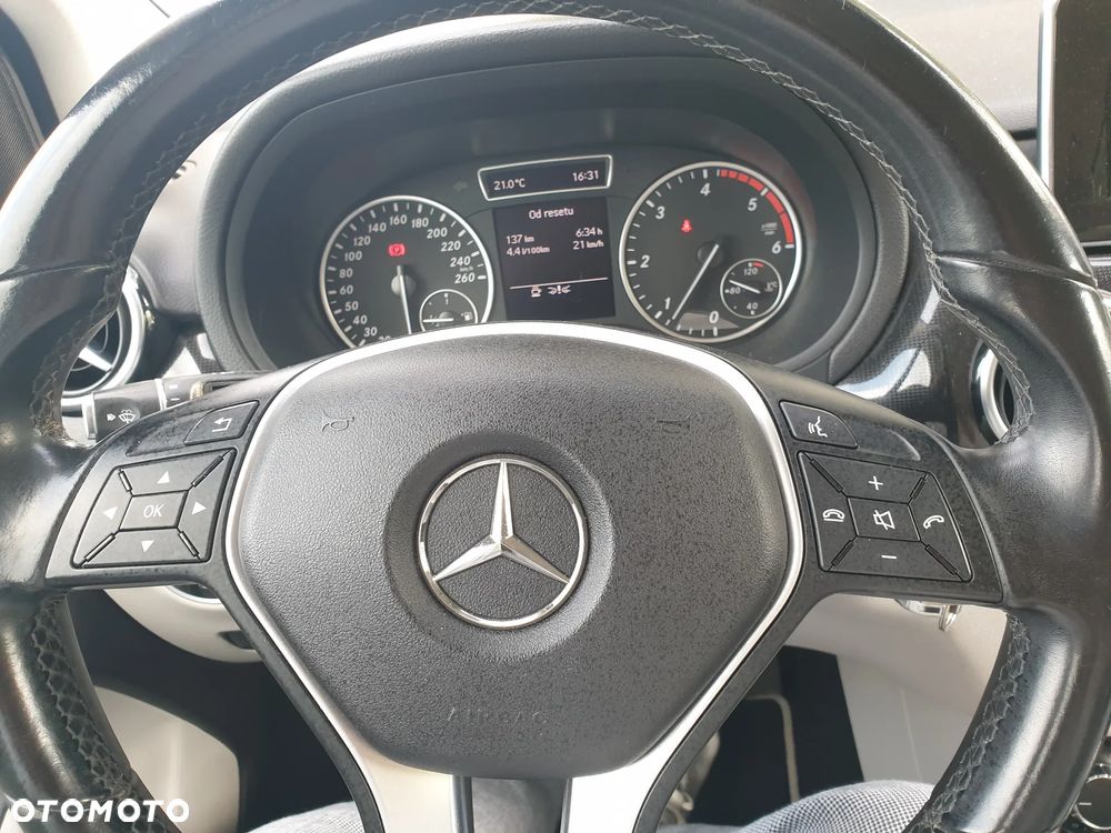 Mercedes-Benz Klasa B 180 CDI (BlueEFFICIENCY) - 18