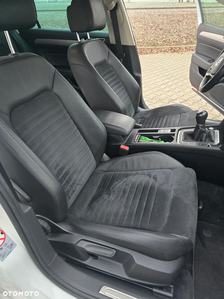 Volkswagen Passat - 16