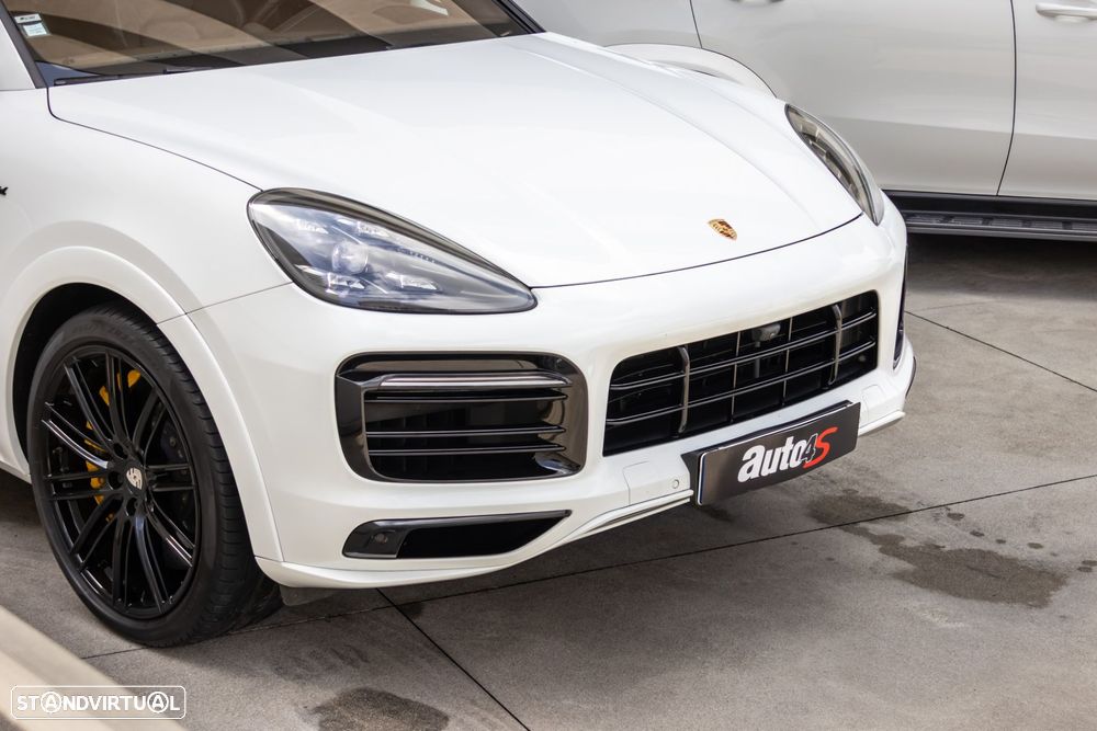 Porsche Cayenne Coupé E-Hybrid - 4