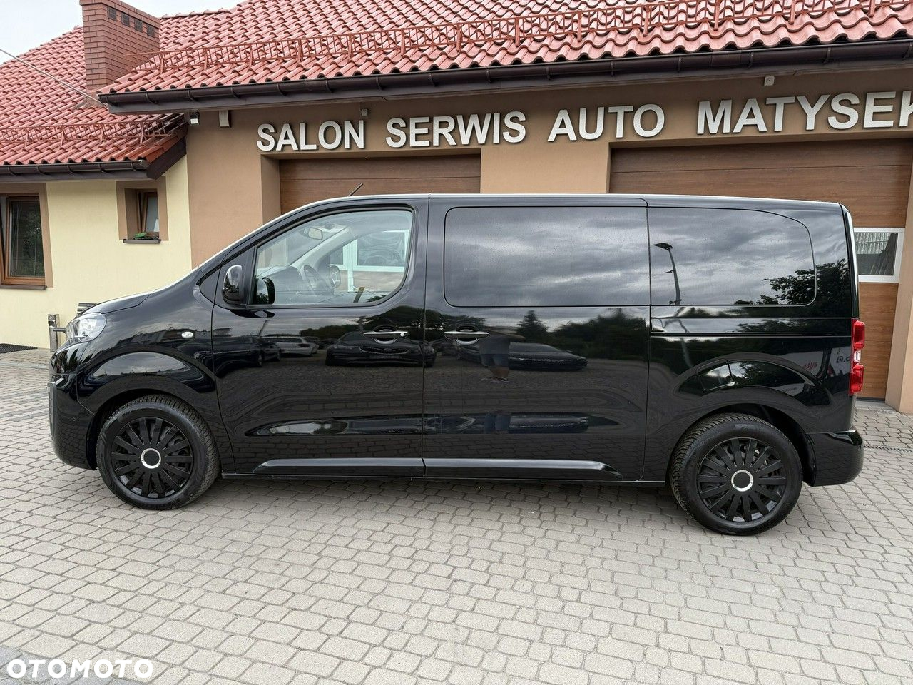 Peugeot Traveller - 11