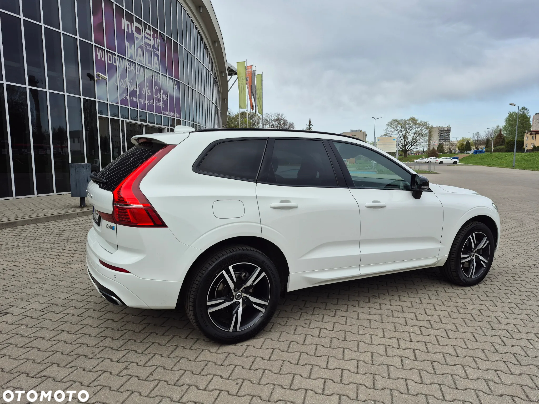 Volvo XC 60 D4 R-Design - 6