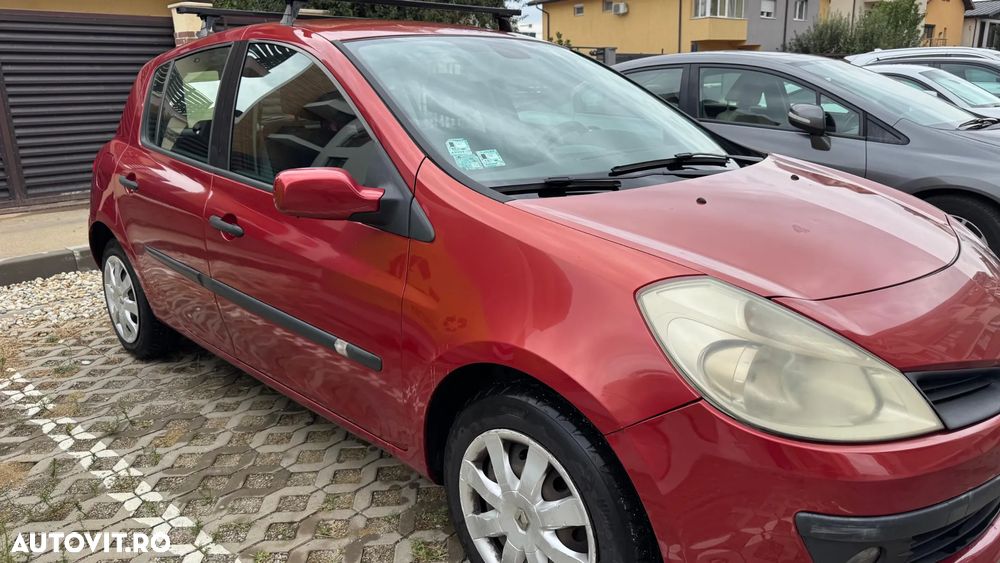 Renault Clio III 1.2 16V Dynamique - 3