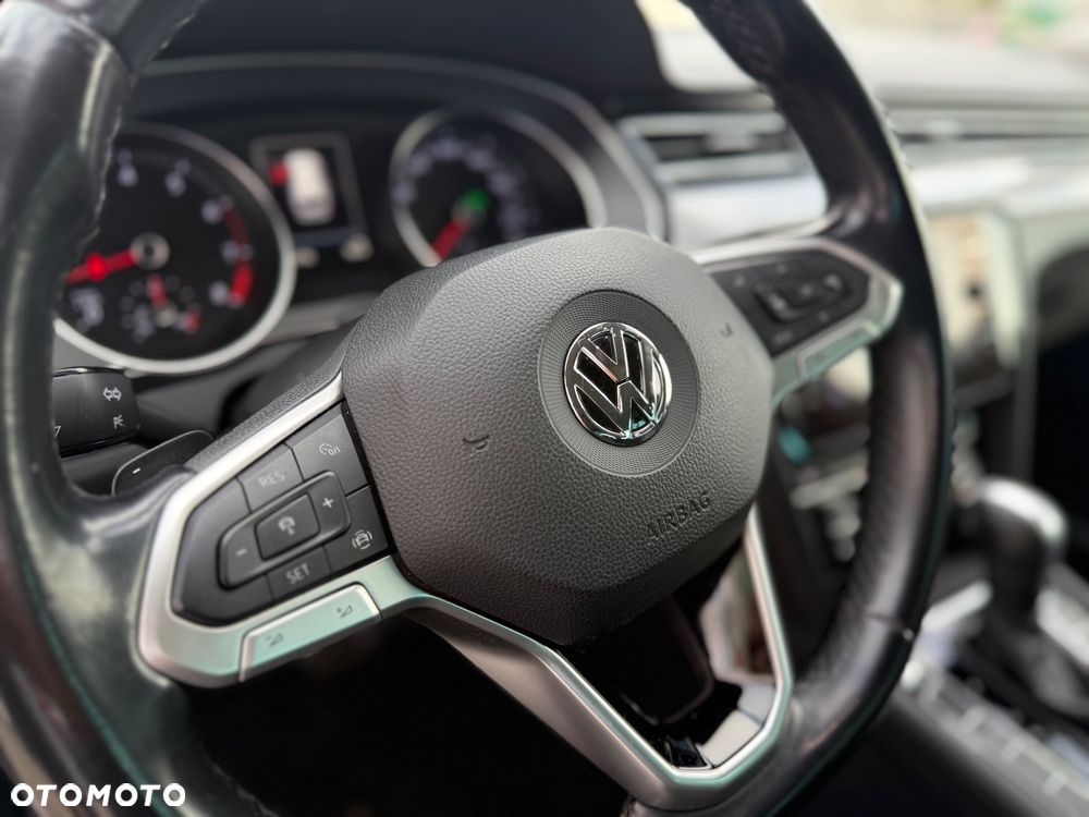 Volkswagen Passat - 9