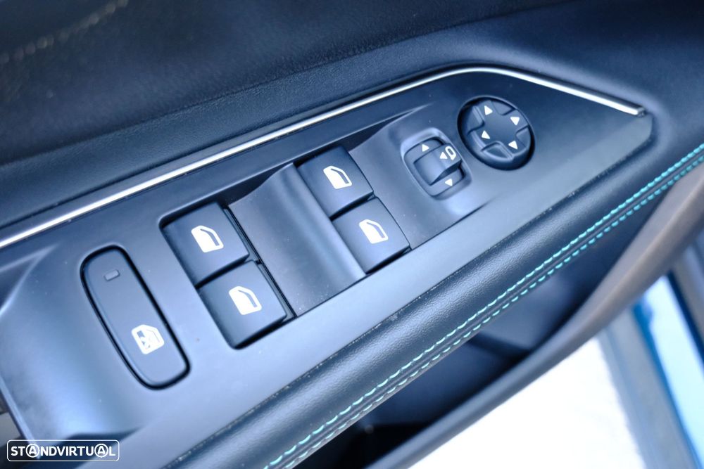 Peugeot 5008 1.2 PureTech Allure EAT8 - 42