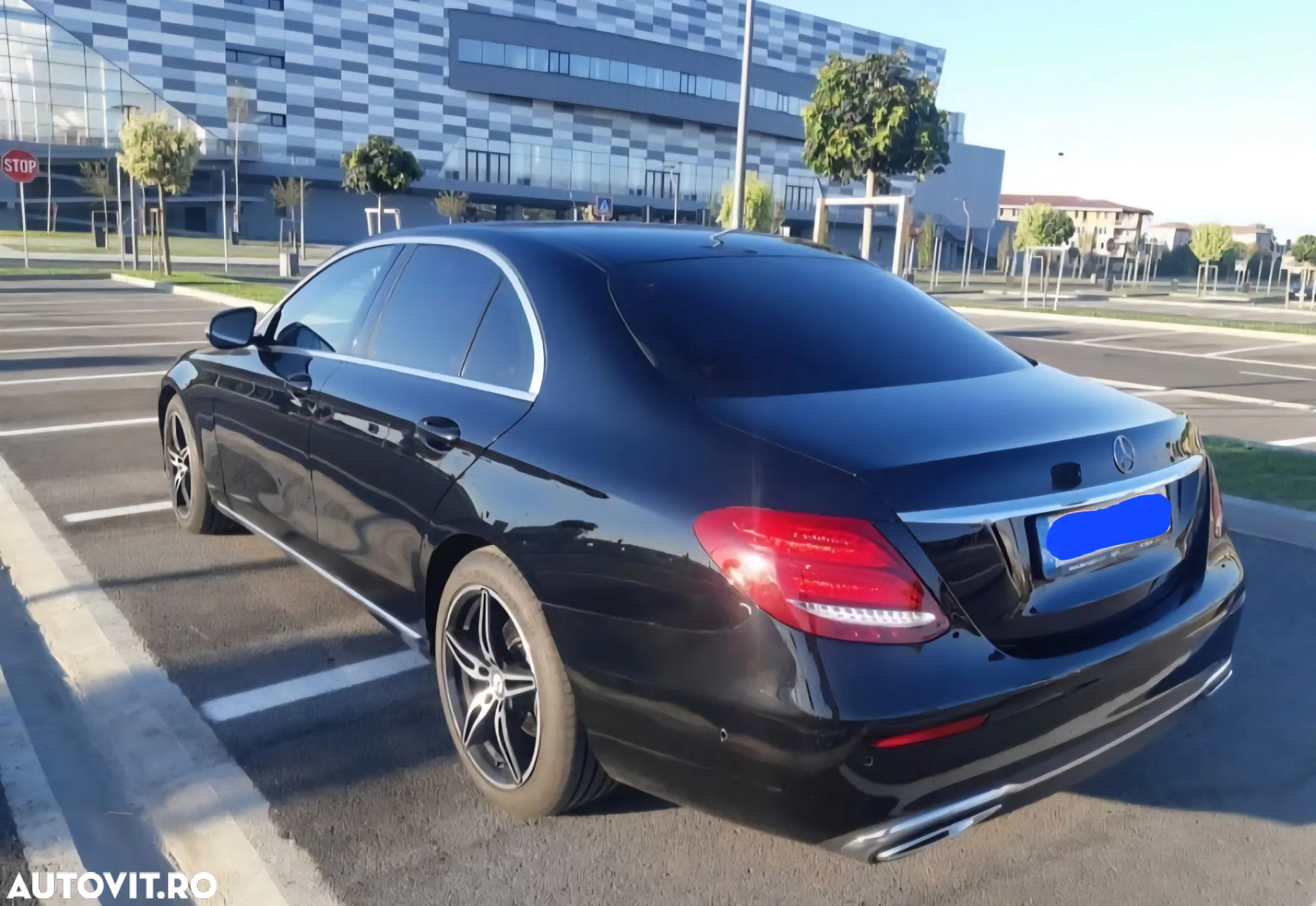 Mercedes-Benz E 220 d 9G-TRONIC - 3