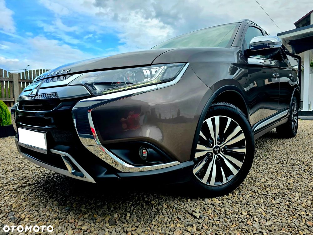 Mitsubishi Outlander 2.0 Instyle + 4WD CVT - 2