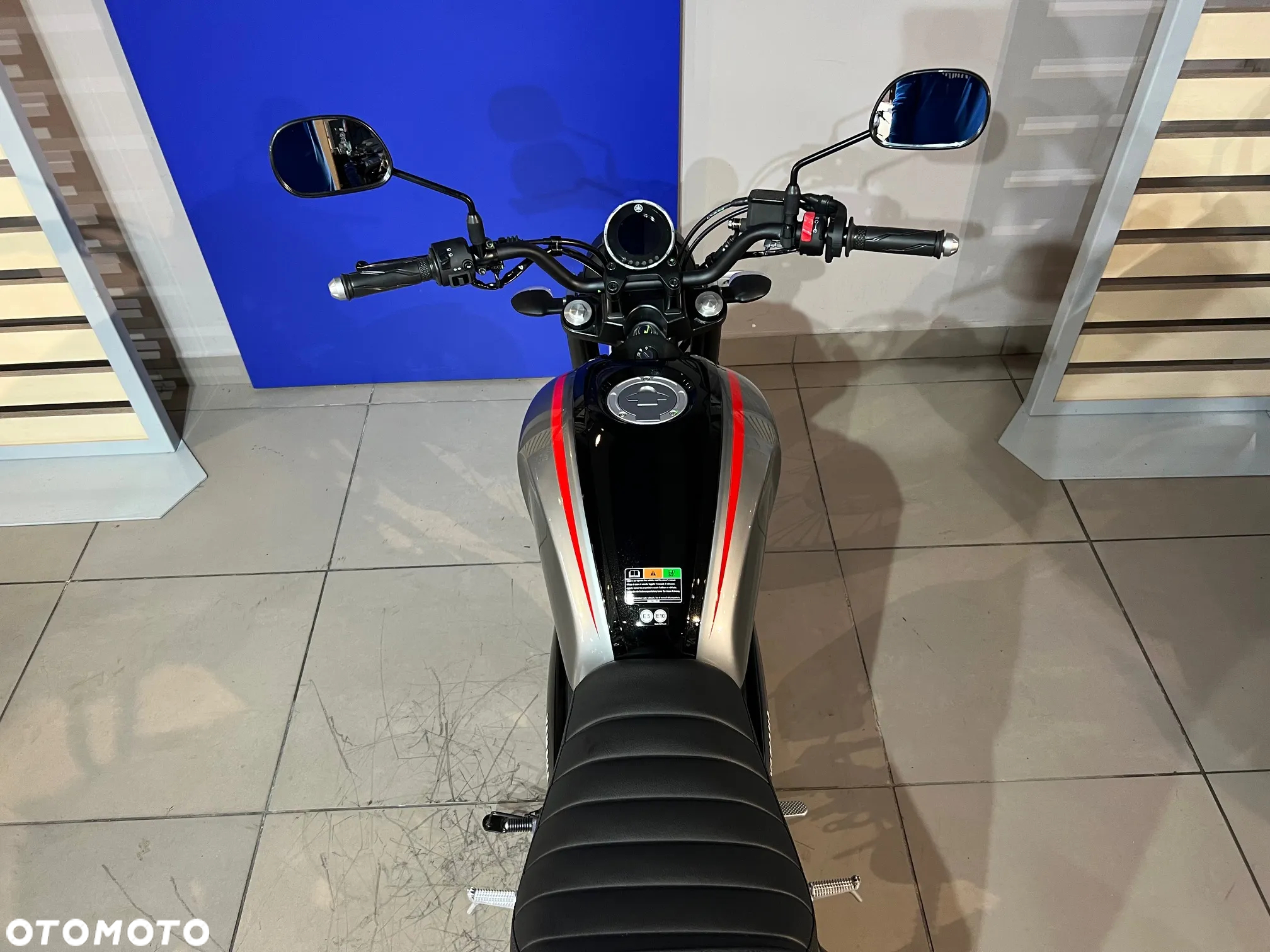 Yamaha XSR - 6