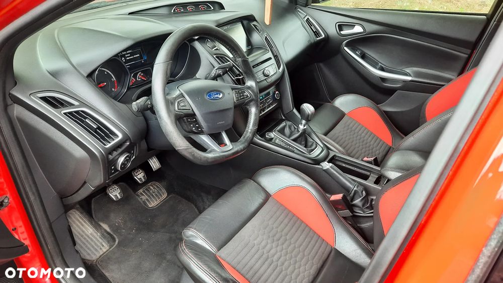 Ford Focus 2.0 TDCi ST-2 - 18