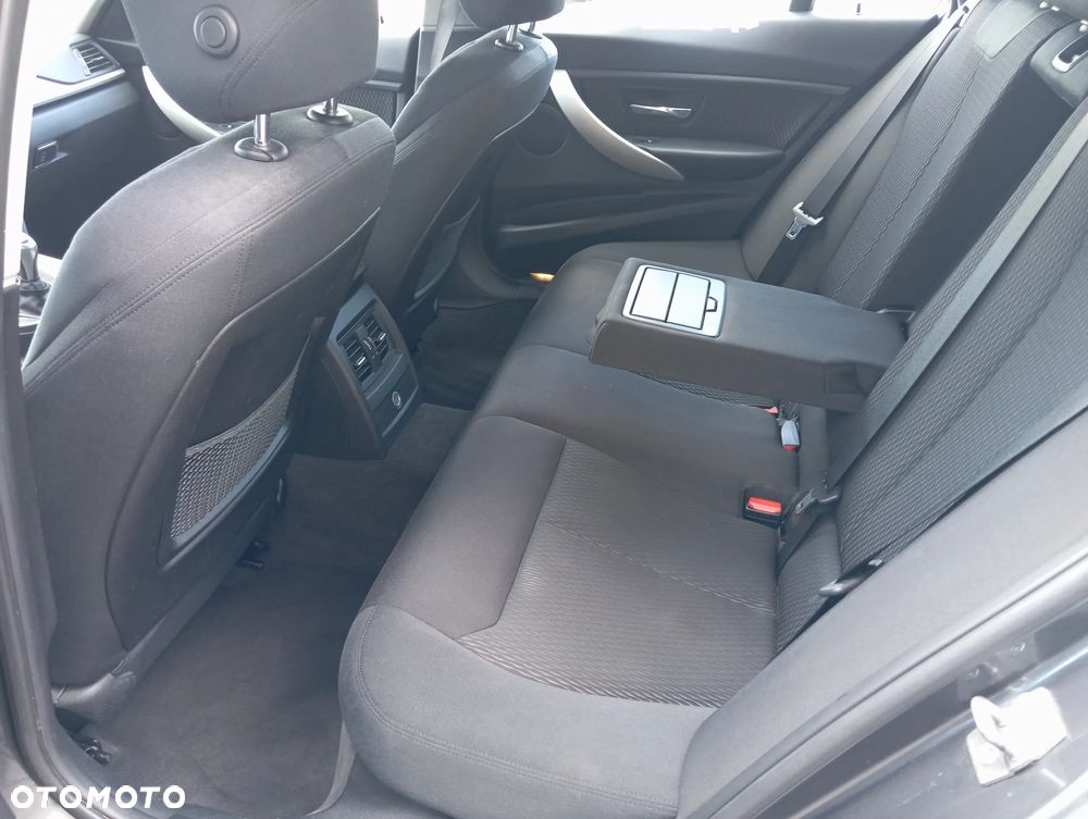 BMW Seria 3 320d DPF - 21