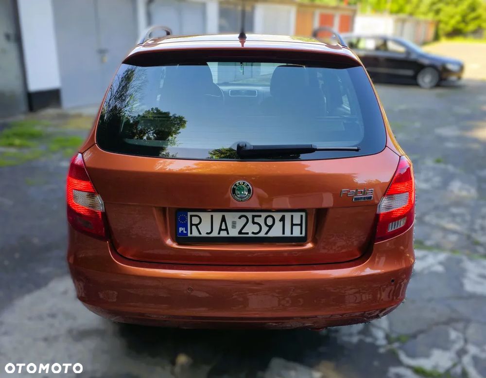 Skoda Fabia 1.4 16V Elegance Plus - 4
