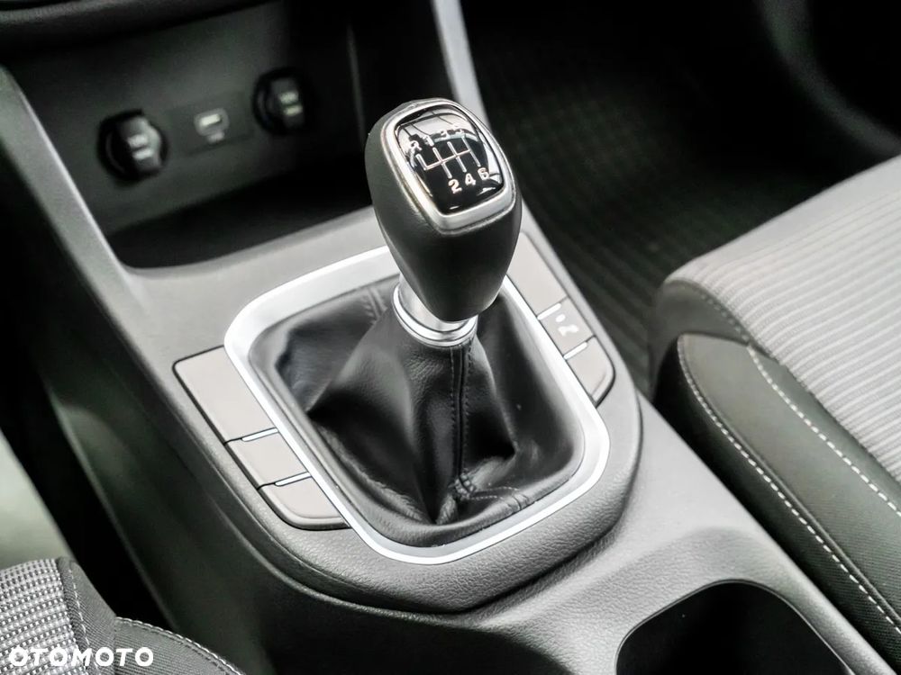 Hyundai i30 1.5 DPI Classic + - 14