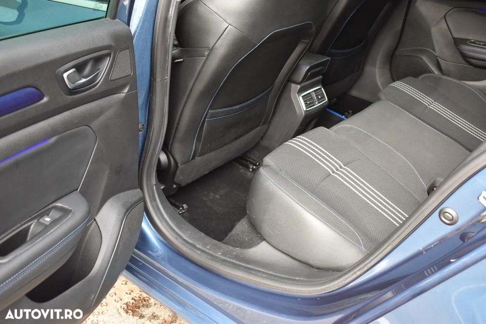 Renault Megane ENERGY TCe 205 EDC GT - 19