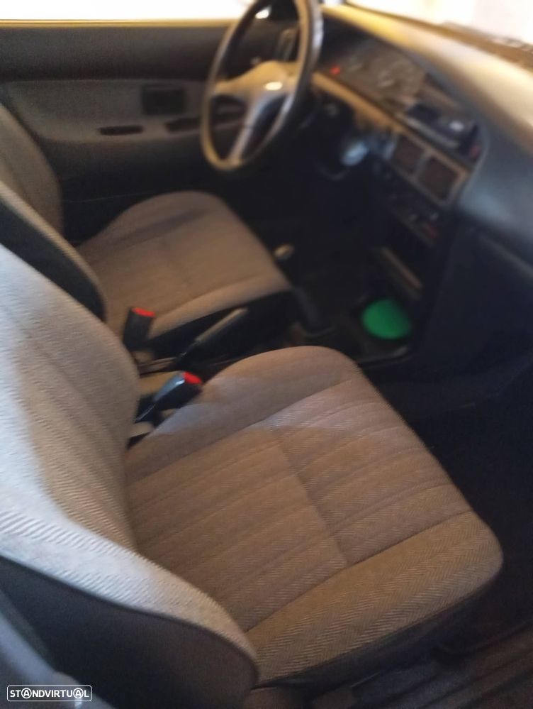 Toyota Corolla 1.3 DX - 6