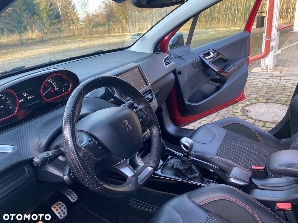 Peugeot 2008 1.2 PureTech GT Line S&S - 3