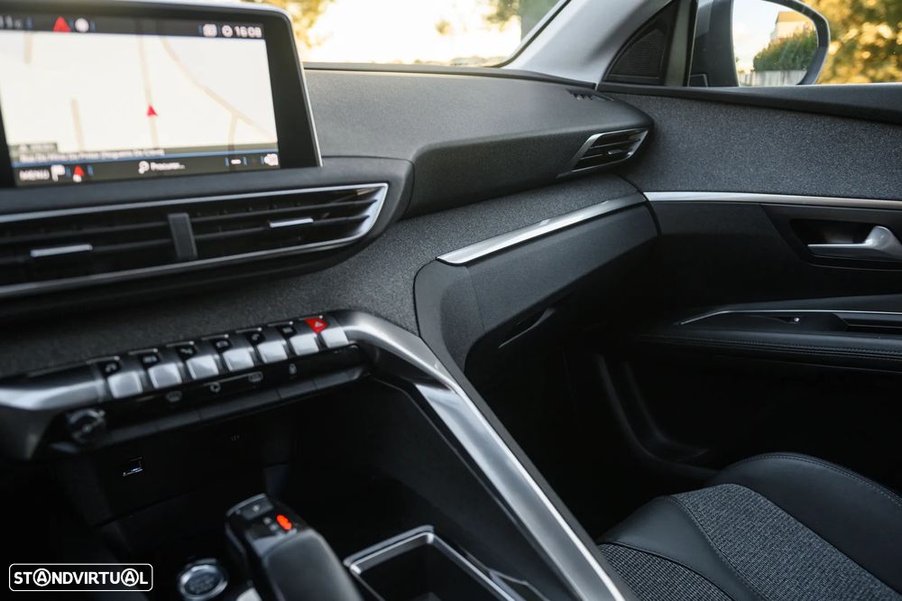 Peugeot 3008 PureTech 130 Stop & Start GPF EAT8 Allure - 34