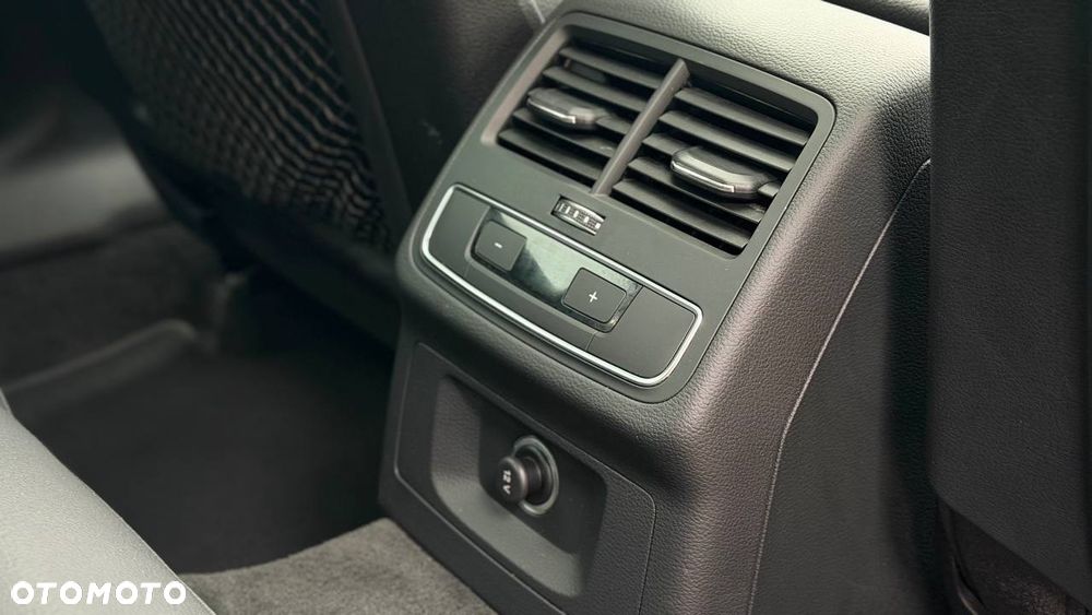 Audi A4 Limousine - 14