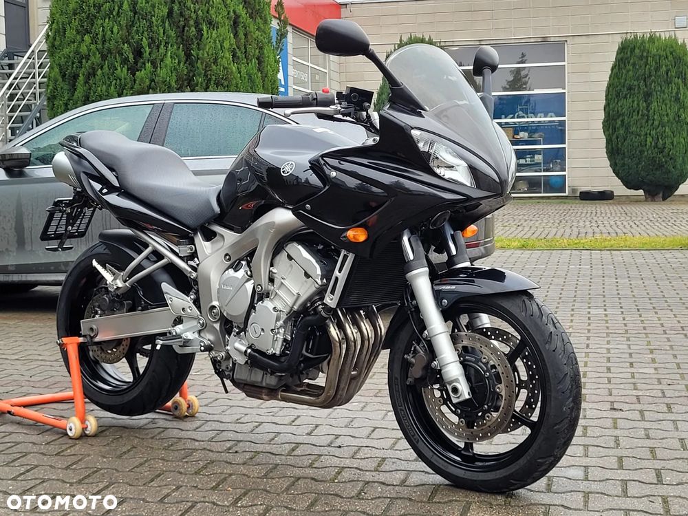 Yamaha FZ6 - 18