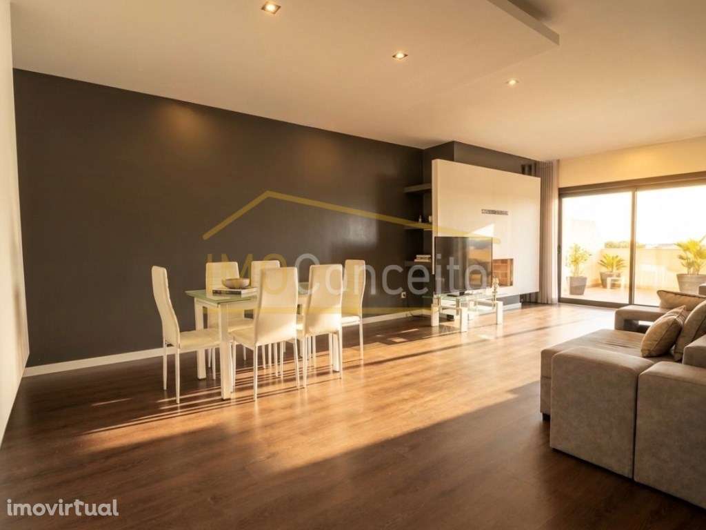 Apartamento T3+2 Duplex em Condomínio com Piscina - Entroncamento - Grande imagem: 2/31