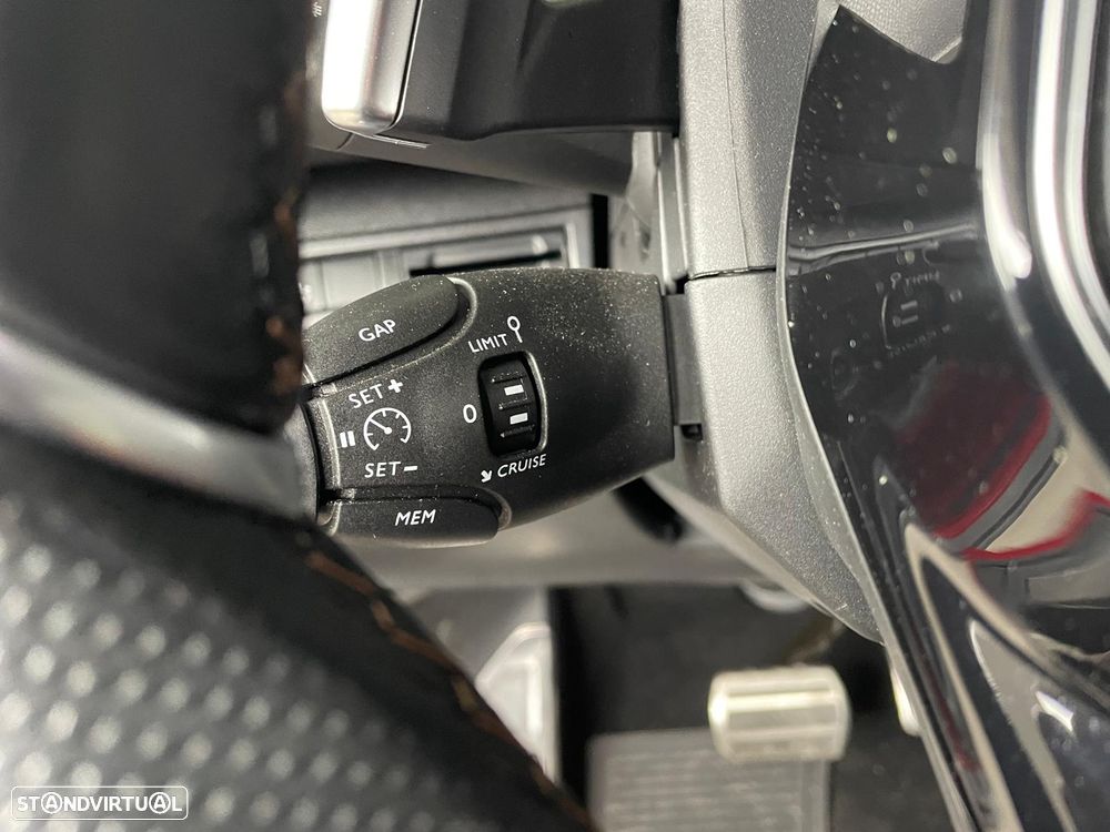 Peugeot 3008 1.2 PureTech GT Line EAT6 - 17