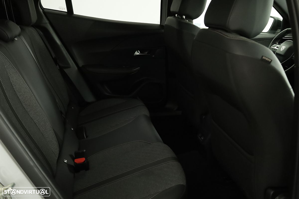 Peugeot 2008 1.2 PureTech Allure - 22