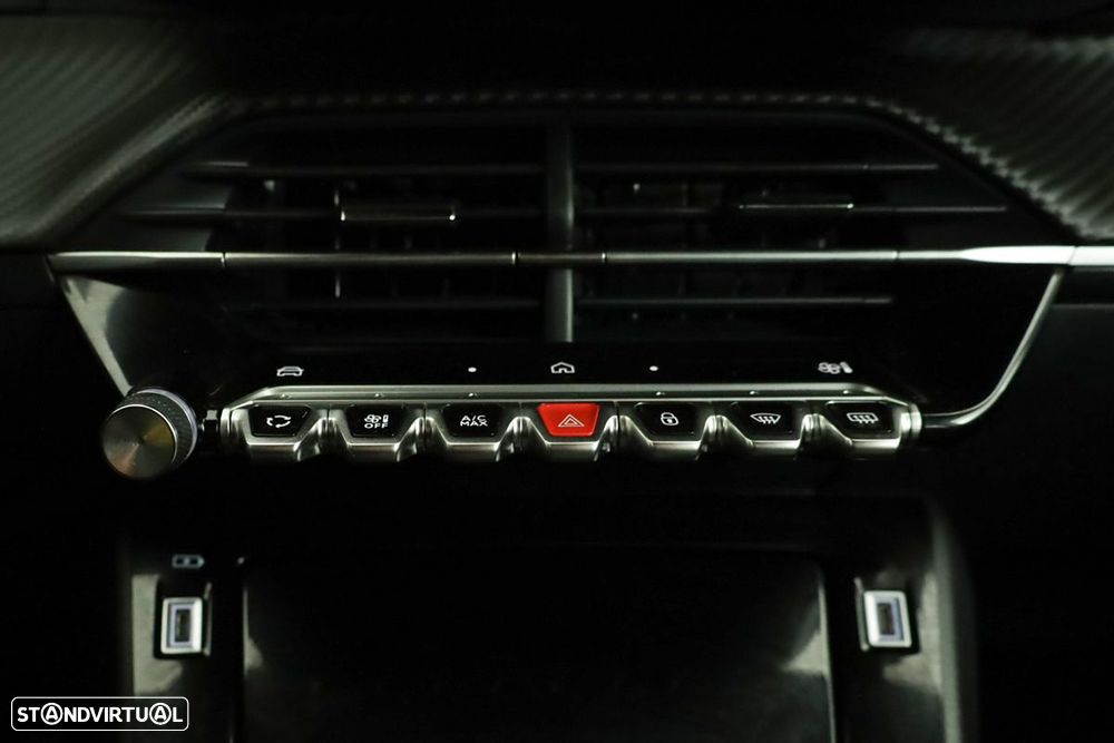 Peugeot 2008 1.2 PureTech Allure - 12