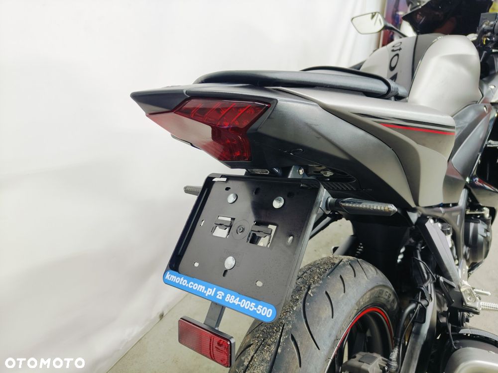 Yamaha R3 - 11