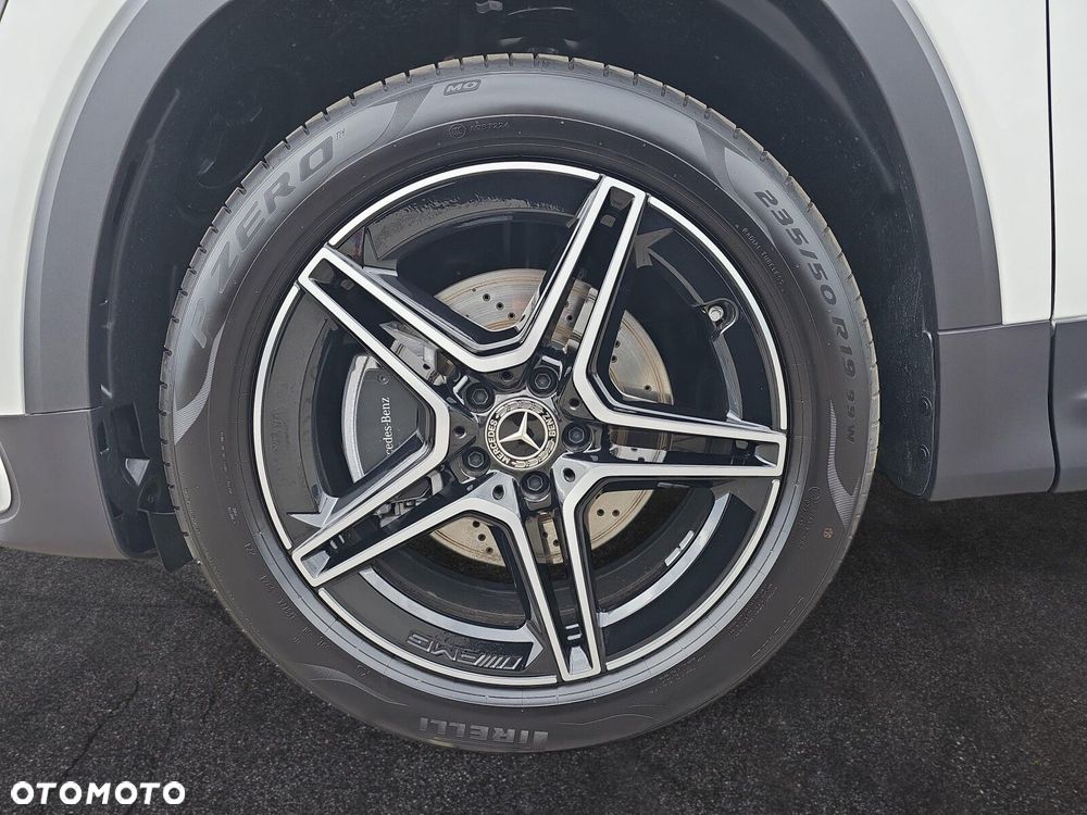 Mercedes-Benz GLB - 9