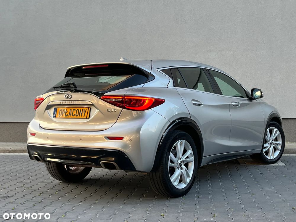 Infiniti Q30 - 21