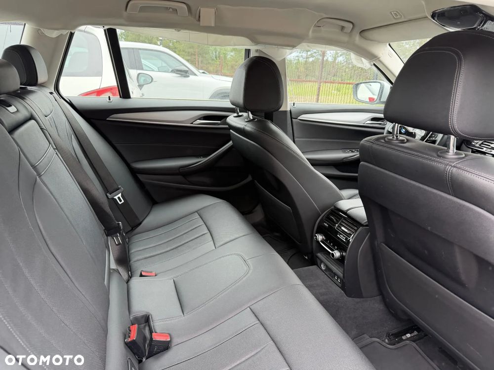 BMW Seria 5 530d xDrive mHEV Luxury Line sport - 12