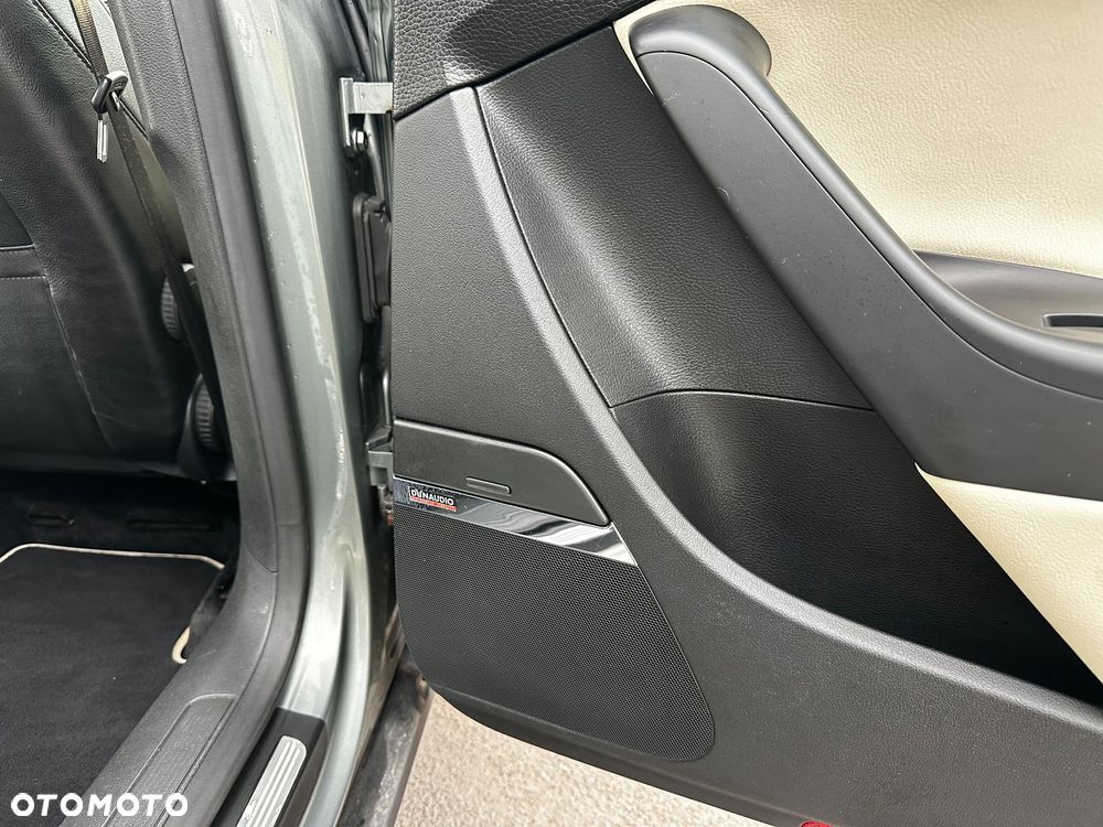 Volkswagen Passat Variant 3.2 V6 FSI 4Mot Highline DSG - 31