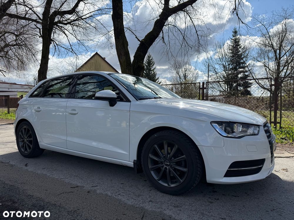 Audi A3 Sportback - 1