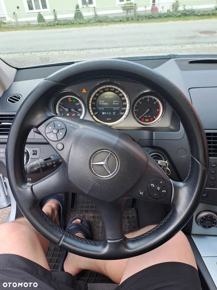 Mercedes-Benz Klasa C 200 T CDI DPF Automatik BlueEFFICIENCY Avantgarde - 13