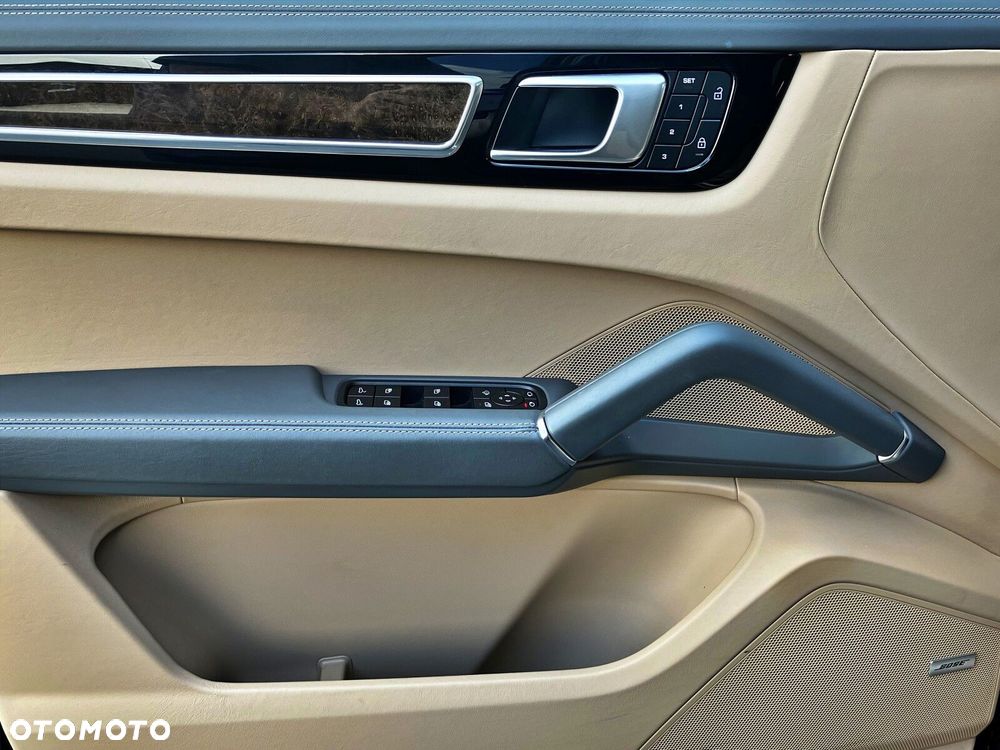 Porsche Cayenne Standard - 16