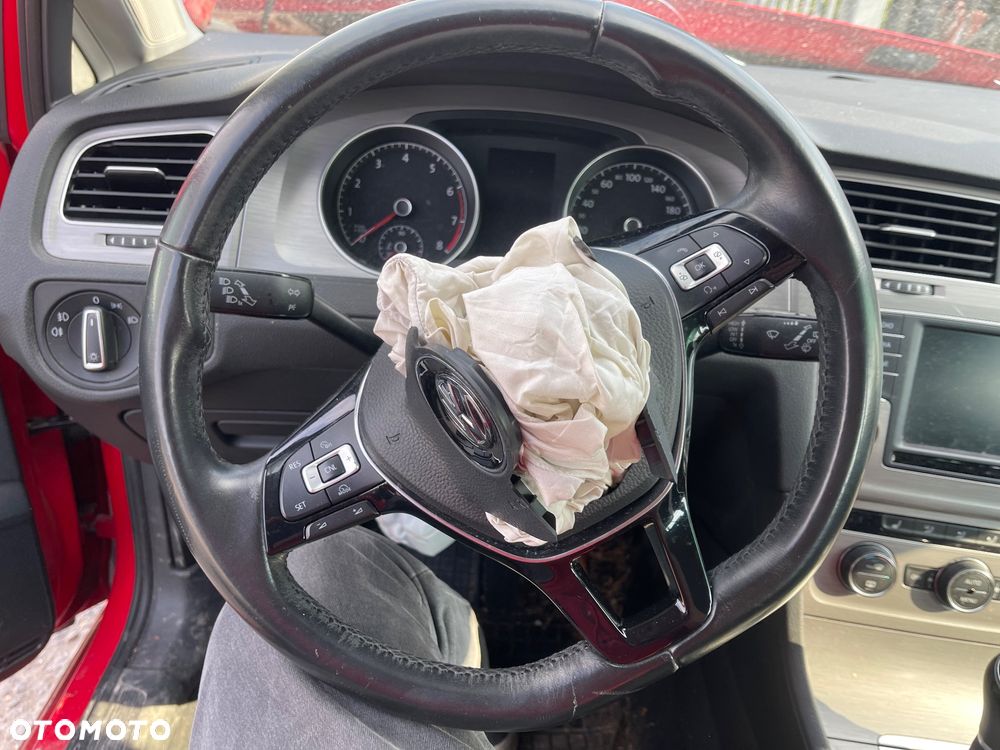 Volkswagen Golf 1.2 TSI BMT Comfortline - 10