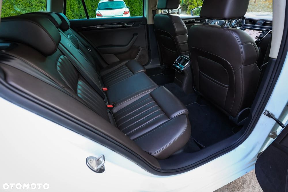Skoda Superb 2.0 TDI 4x4 DSG L&K - 26