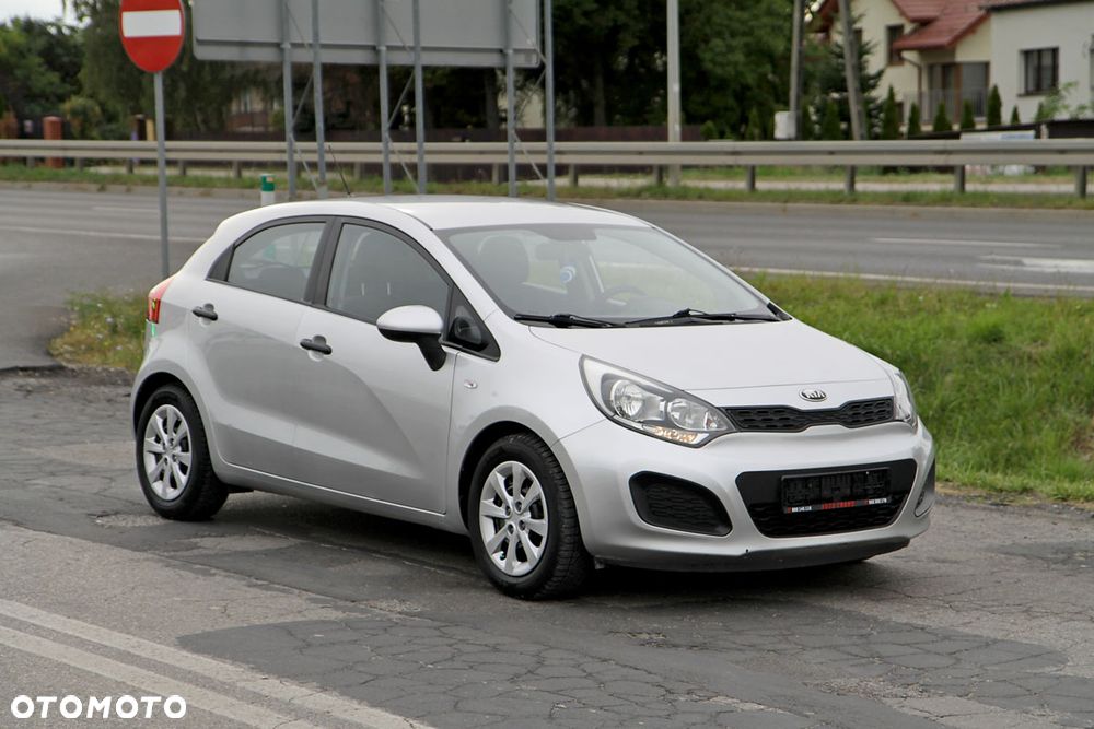 Kia Rio 1.2 Attract - 3