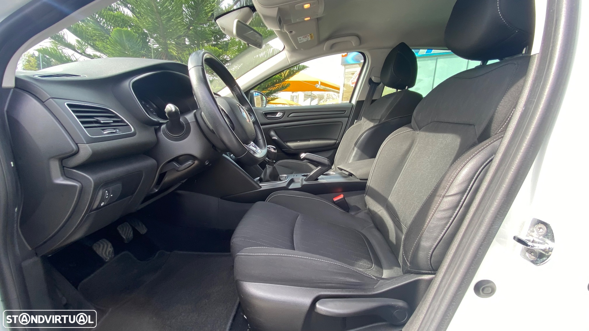 Renault Mégane 1.5 Blue dCi Limited - 19