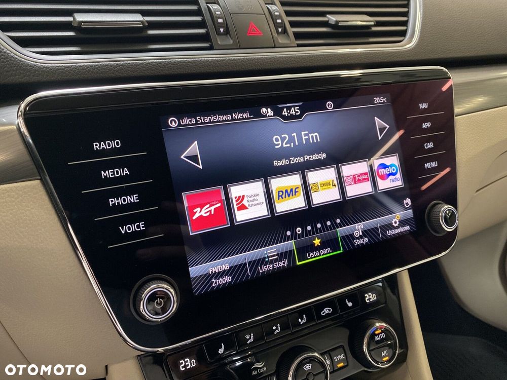 Skoda Superb 2.0 TDI SCR Style DSG - 22