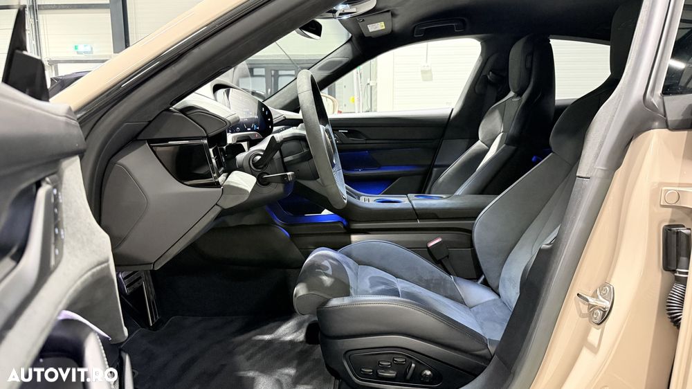 Porsche Taycan GTS Sport - 7