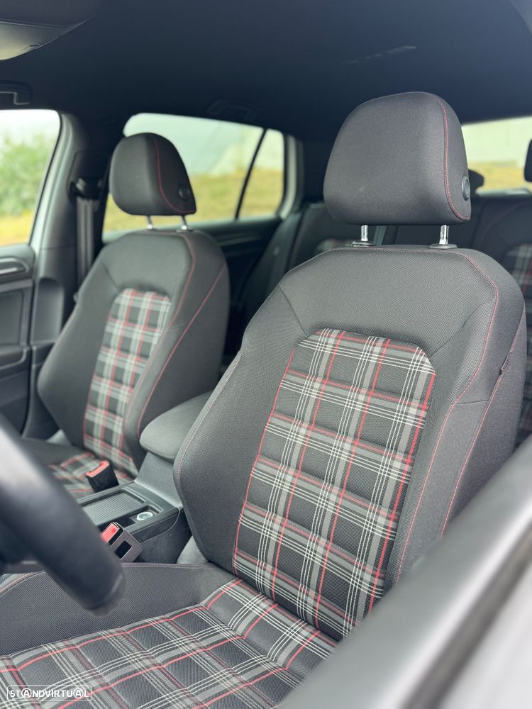 VW Golf 2.0 TSI GTI DSG Performance - 13
