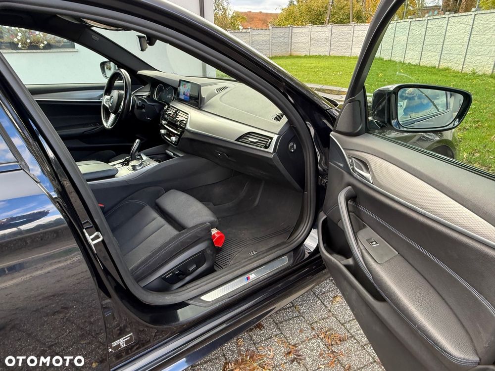 BMW Seria 5 520d xDrive M Sport sport - 9