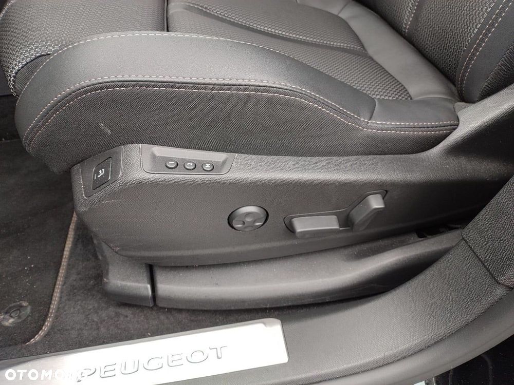 Peugeot 5008 1.5 BlueHDi GT S&S EAT8 - 20