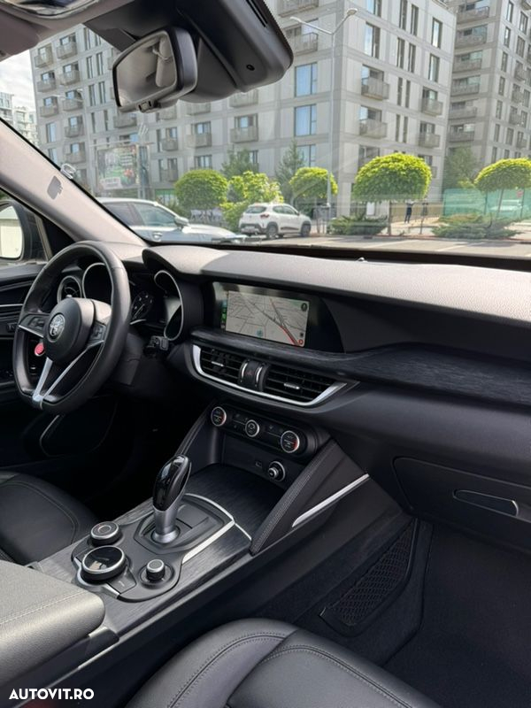 Alfa Romeo Stelvio - 12
