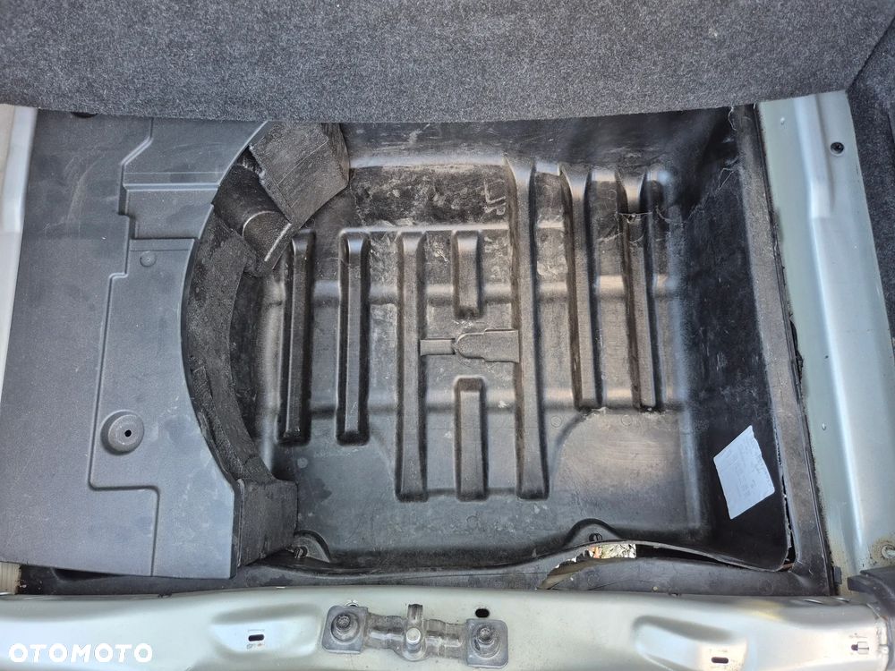 Volkswagen Passat 2.0 TDI Highline - 31