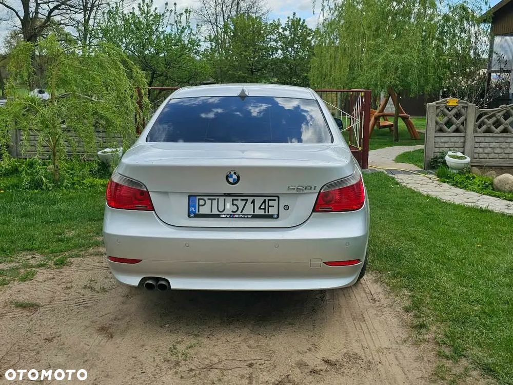 BMW Seria 5 520i - 6