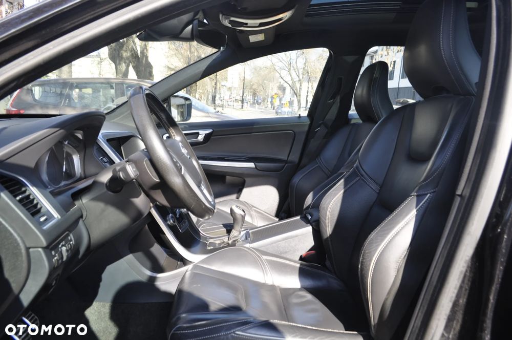 Volvo XC 60 D4 Drive-E R-Design Kinetic - 12