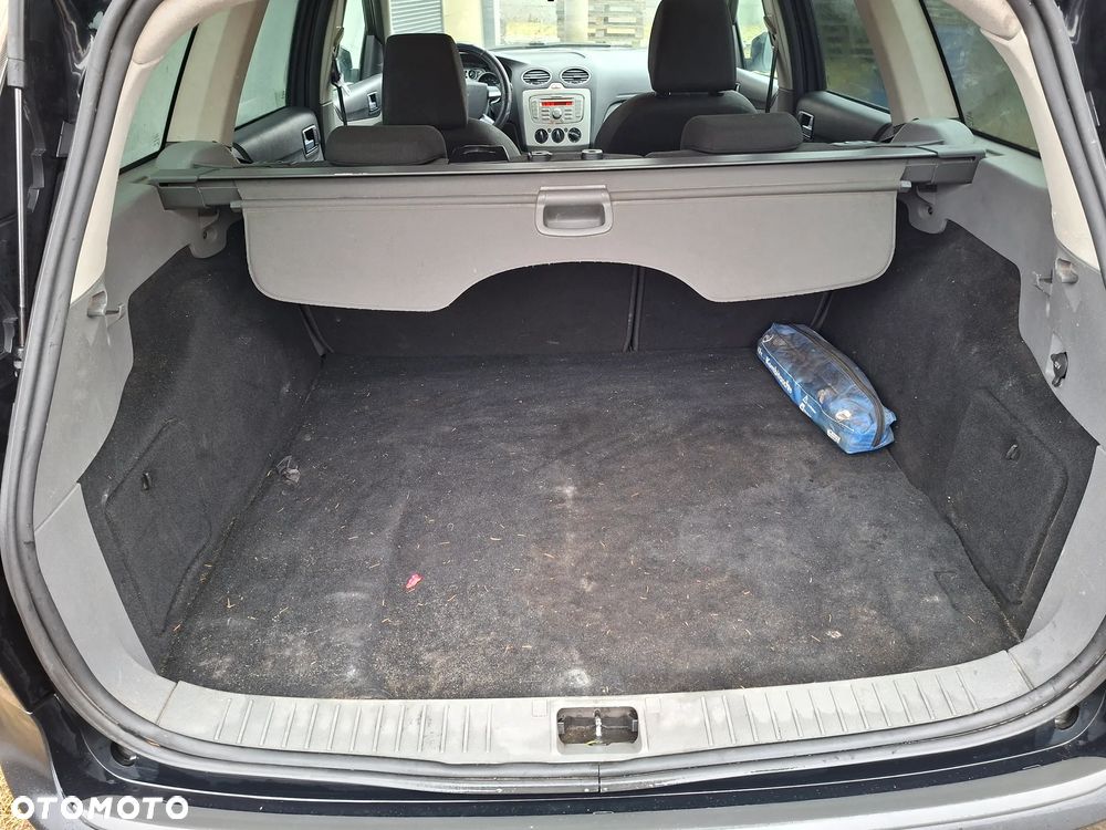 Ford Focus 1.6 TDCi DPF Style - 4